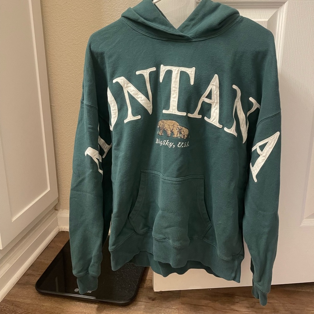 Hollister “MONTANA” sweatshirt